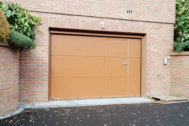 Porte de garage sectionnelle sur-mesure - Alu, bois, PVC, acier